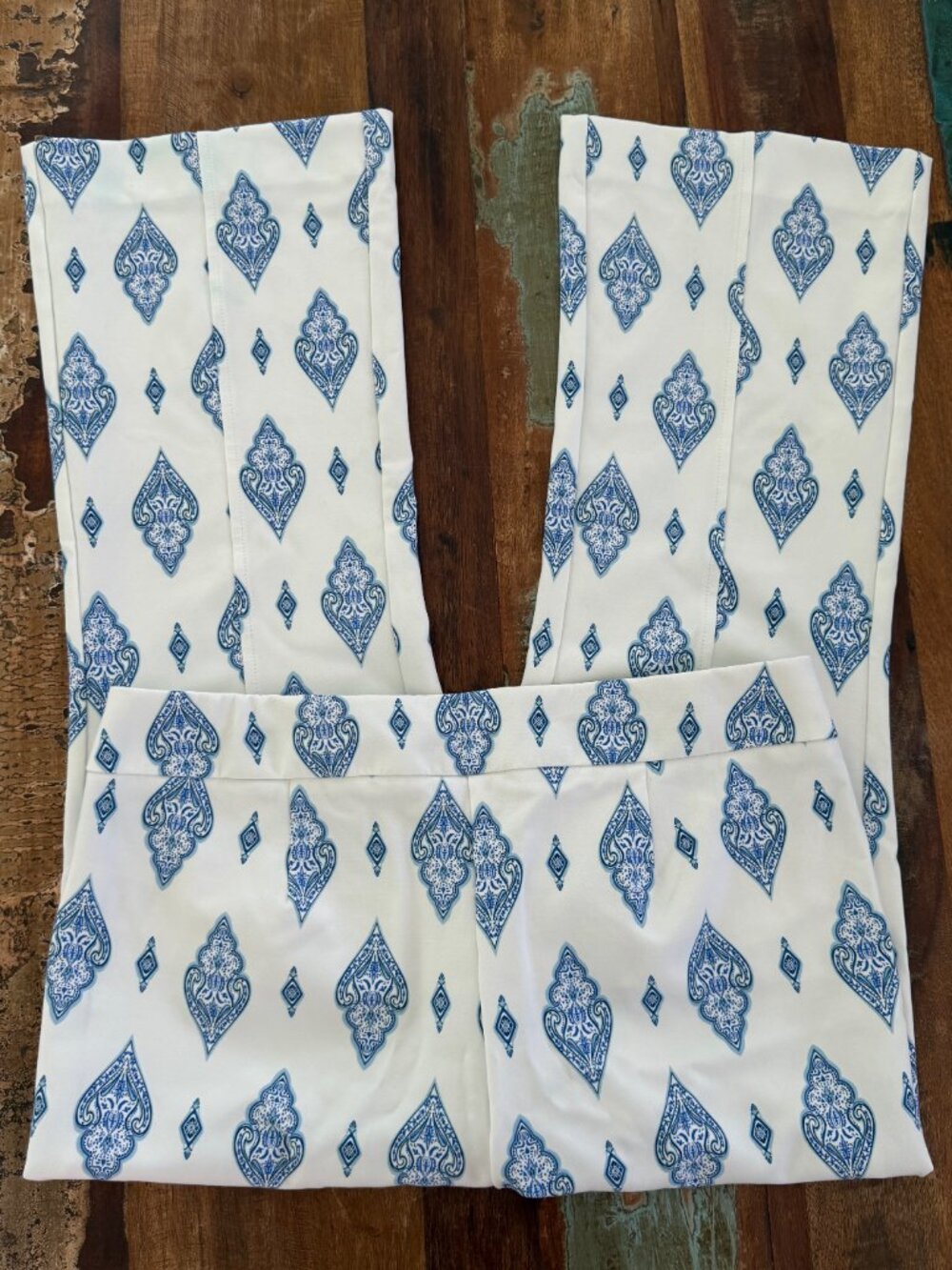 Chico's LightWeight Juliet Kick Flare Pants Size 1.5‎ or 10 - Picture 8 of 11